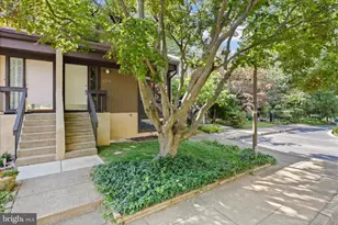 2208 Cartwright Pl, Reston, VA 20191 - Photo 2