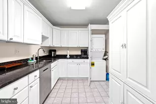 8350 Greensboro Dr, McLean, VA 22102 - Photo 16