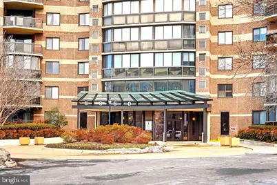 8350 Greensboro Drive #222, McLean, VA 22102 - Photo 4