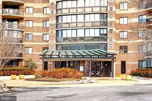 8350 Greensboro Dr, McLean, VA 22102 - Photo 4