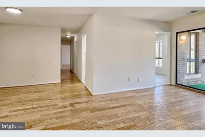 551 Florida Avenue #202, Herndon, VA 20170 - Photo 12