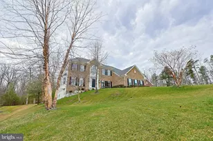 8835 Chrisanthe Ct, Fairfax Station, VA 22039 - Photo 4