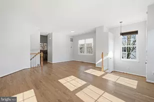 2542 James Monroe Cir, Herndon, VA 20171 - Photo 10