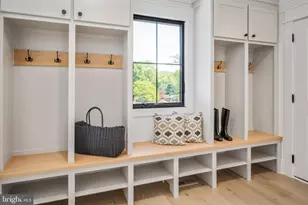 8642 McHenry St, Vienna, VA 22180 - Photo 34