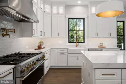 8642 McHenry Street, Vienna, VA 22180 - Photo 22