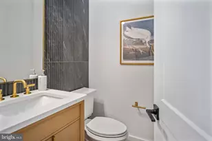 8642 McHenry St, Vienna, VA 22180 - Photo 40
