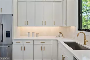 8642 McHenry St, Vienna, VA 22180 - Photo 26