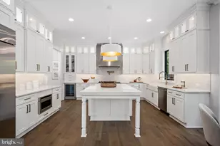 8642 McHenry St, Vienna, VA 22180 - Photo 16