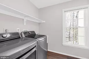 8661 Chase Glen Cir, Fairfax Station, VA 22039 - Photo 24