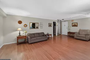 8370 Greensboro Dr, McLean, VA 22102 - Photo 4