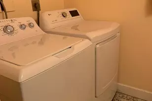 8210 Carrleigh Pkwy, Springfield, VA 22152 - Photo 14