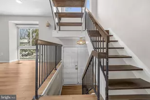 3072 Sugar Ln, Vienna, VA 22181 - Photo 2