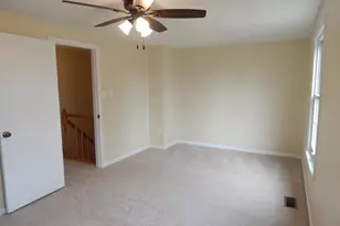 3055 Braxton Wood Ct, Fairfax, VA 22031 - Photo 10