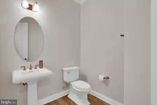 4627 Fairfax Mnr Ct, Chantilly, VA 20151 - Photo 32