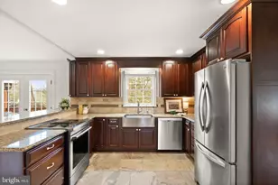 10803 Steven Lee Ct, Fairfax, VA 22032 - Photo 14