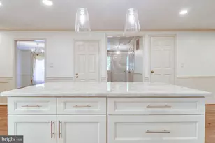 5931 Oakland Park Dr, Burke, VA 22015 - Photo 38