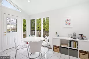 9805 Doulton Ct, Fairfax, VA 22032 - Photo 8