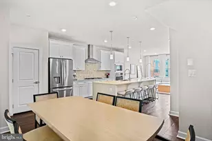 13007 Hattontown Square, Herndon, VA 20171 - Photo 12