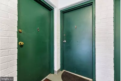 7089 Spring Garden Drive #202, Springfield, VA 22150 - Photo 2