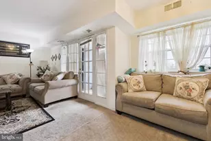 7089 Spring Garden Dr, Springfield, VA 22150 - Photo 8