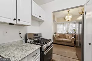 7089 Spring Garden Dr, Springfield, VA 22150 - Photo 12