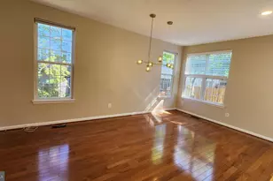 14773 Truitt Farm Dr, Centreville, VA 20120 - Photo 8