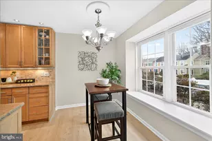 9512 Mdw Grv Ct, Burke, VA 22015 - Photo 16