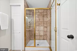 9512 Mdw Grv Ct, Burke, VA 22015 - Photo 36