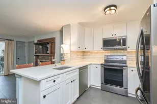 11703 Summerchase Cir, Reston, VA 20194 - Photo 16