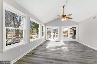 9804 Brightlea Drive, Vienna, VA 22181 - Photo 8