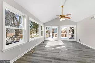 9804 Brightlea Dr, Vienna, VA 22181 - Photo 8