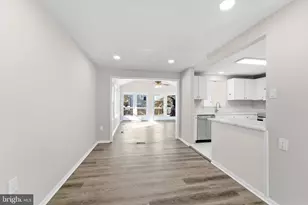 9804 Brightlea Dr, Vienna, VA 22181 - Photo 4