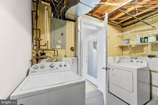 9804 Brightlea Dr, Vienna, VA 22181 - Photo 42