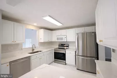 9804 Brightlea Drive, Vienna, VA 22181 - Photo 10