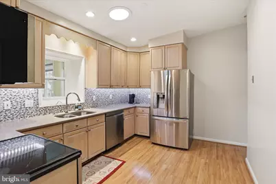 10009 Fairoaks Road, Vienna, VA 22181 - Photo 4