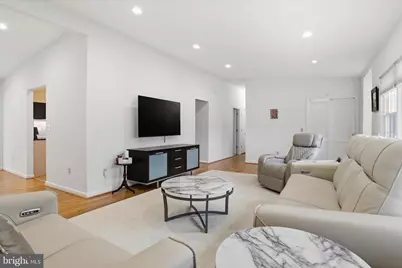 10009 Fairoaks Road, Vienna, VA 22181 - Photo 12