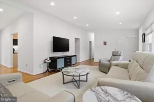 10009 Fairoaks Rd, Vienna, VA 22181 - Photo 12