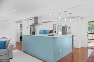 7937 Freehollow Dr, Falls Church, VA 22042 - Photo 10