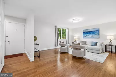 11172 Forest Edge Drive, Reston, VA 20190 - Photo 4