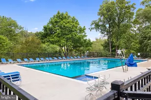 11172 Forest Edge Dr, Reston, VA 20190 - Photo 38