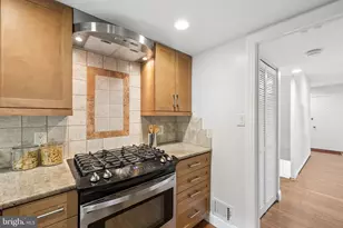 11172 Forest Edge Dr, Reston, VA 20190 - Photo 12