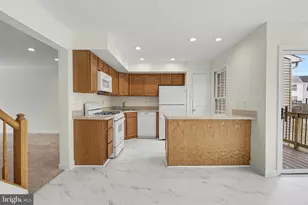 3752 Farmland Dr, Fairfax, VA 22033 - Photo 8