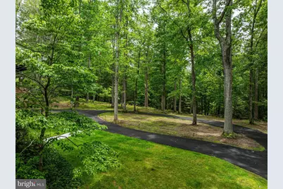 10611 Allenwood Lane, Great Falls, VA 22066 - Photo 14