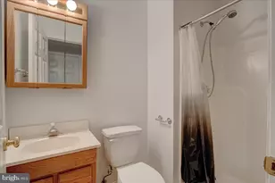 12307 Sleepy Lake Ct, Fairfax, VA 22033 - Photo 20