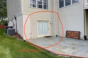 13286 Holly Meadow Ln, Herndon, VA 20171 - Photo 2