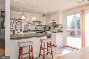 8291 Raindrop Way, Springfield, VA 22153 - Photo 8