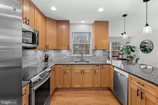 1396 Park Garden Ln, Reston, VA 20194 - Photo 10