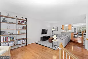 1396 Park Garden Ln, Reston, VA 20194 - Photo 2