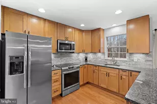 1396 Park Garden Ln, Reston, VA 20194 - Photo 16