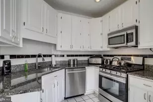 3935 Barcroft Mews Ct, Falls Church, VA 22041 - Photo 6